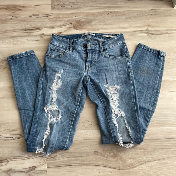 Guess Ripped Power Curve Mid Jeans - Picture 6 of 12